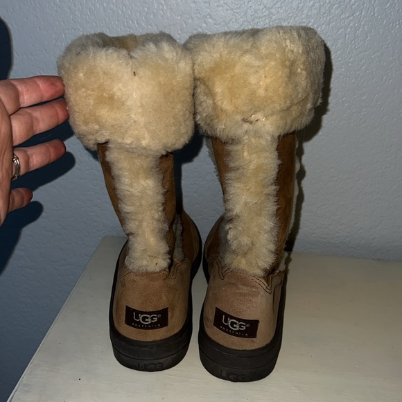 UGG Tall Boots Sz 9 - Picture 3 of 6